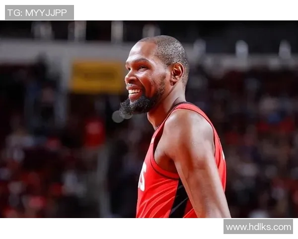 火箭队与快船队第二场激战回顾球员表现与战术分析全景展现