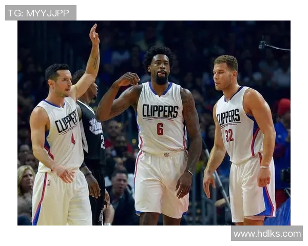 火箭队逆转快船精彩对决展现惊人逆袭实力与团队默契